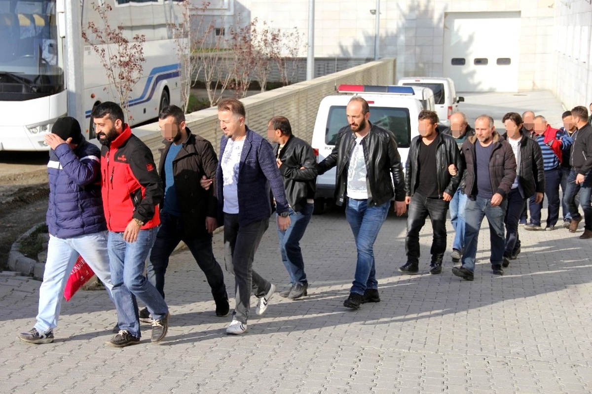 Sigara Kaçakçılığı Zanlısı 15 Kişi Adliyede