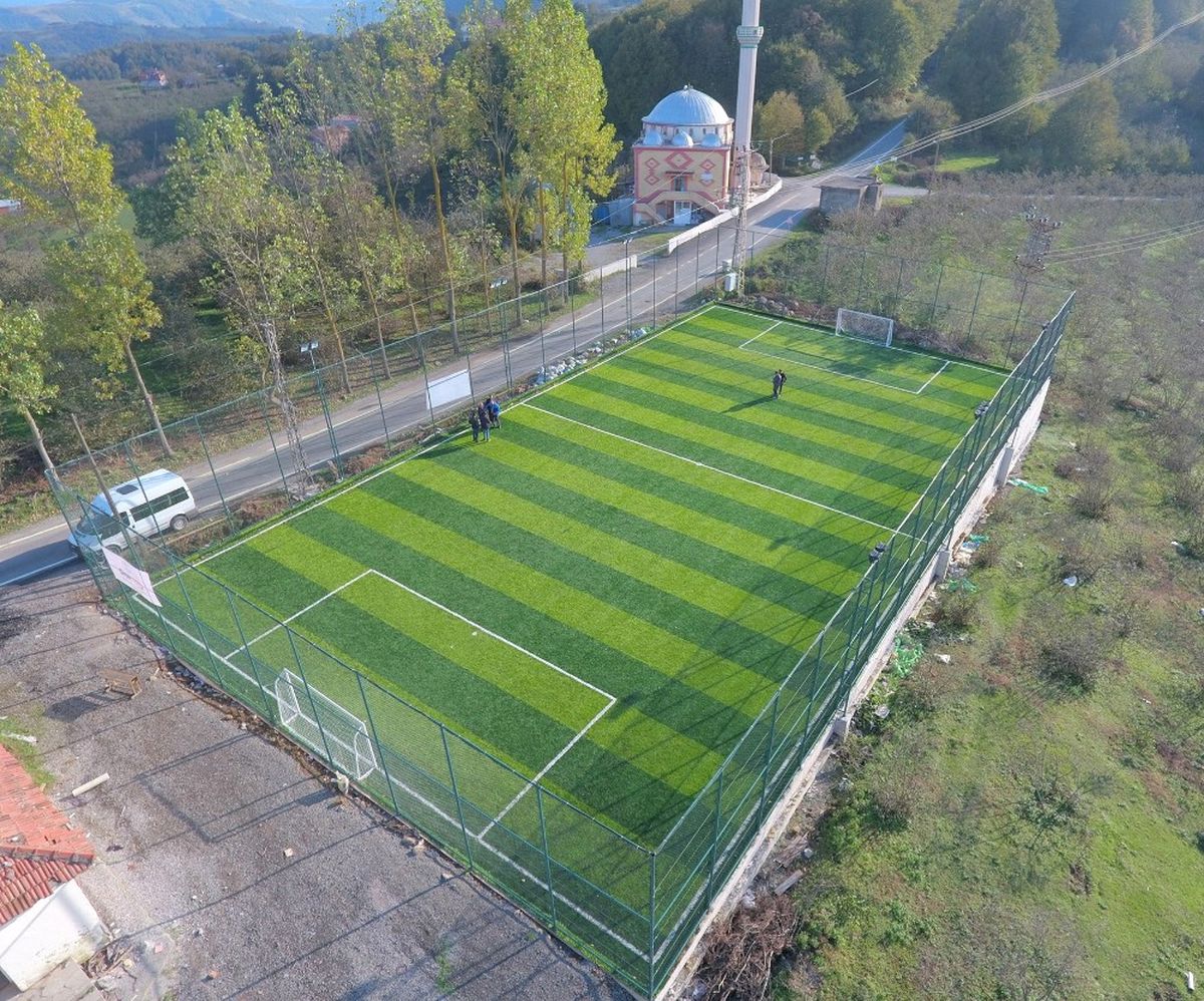 Tekkeköy\'e 8 Yeni Halı Saha Müjdesi