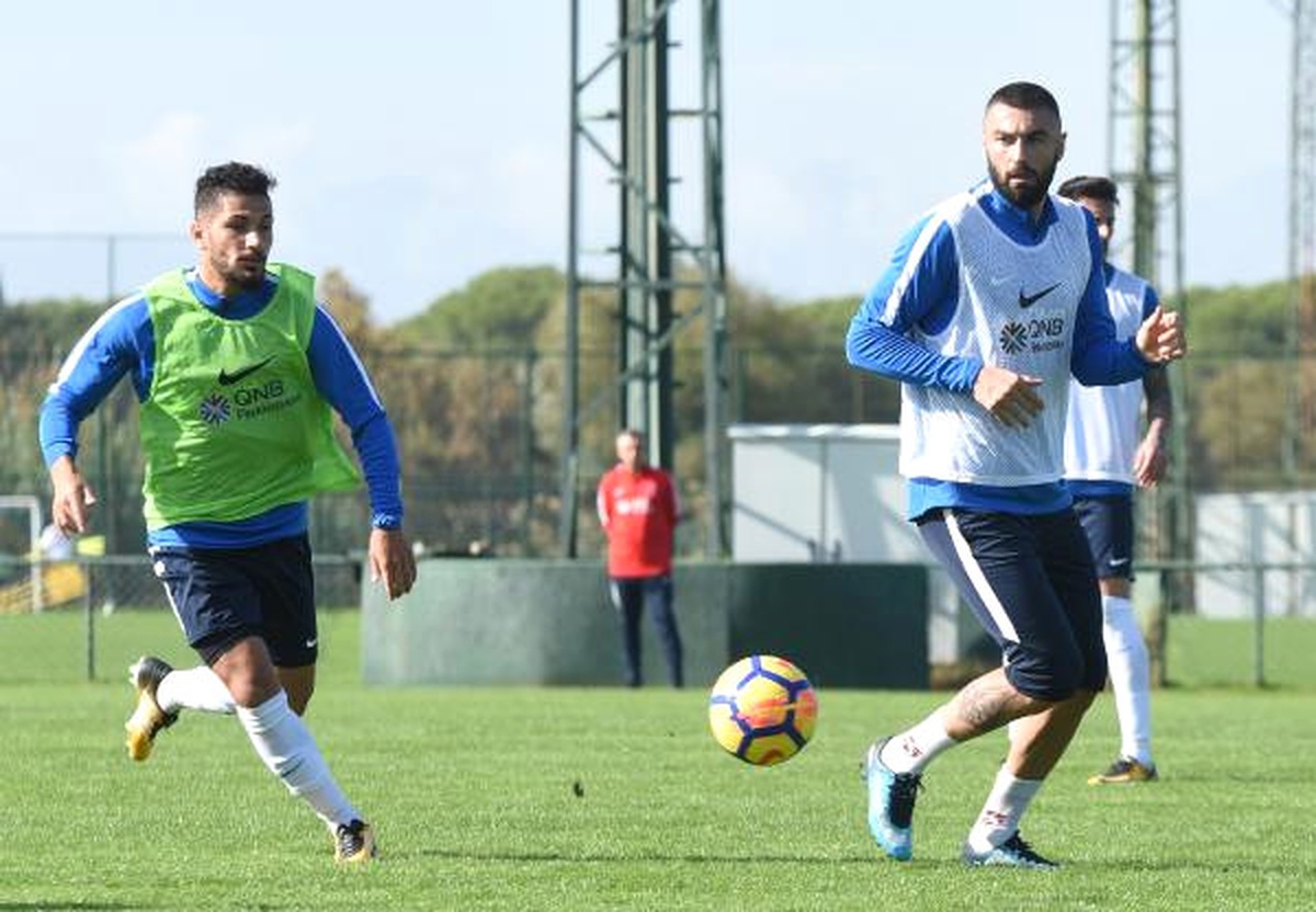 Trabzonspor\'da Burak Yılmaz Takımla Çalıştı