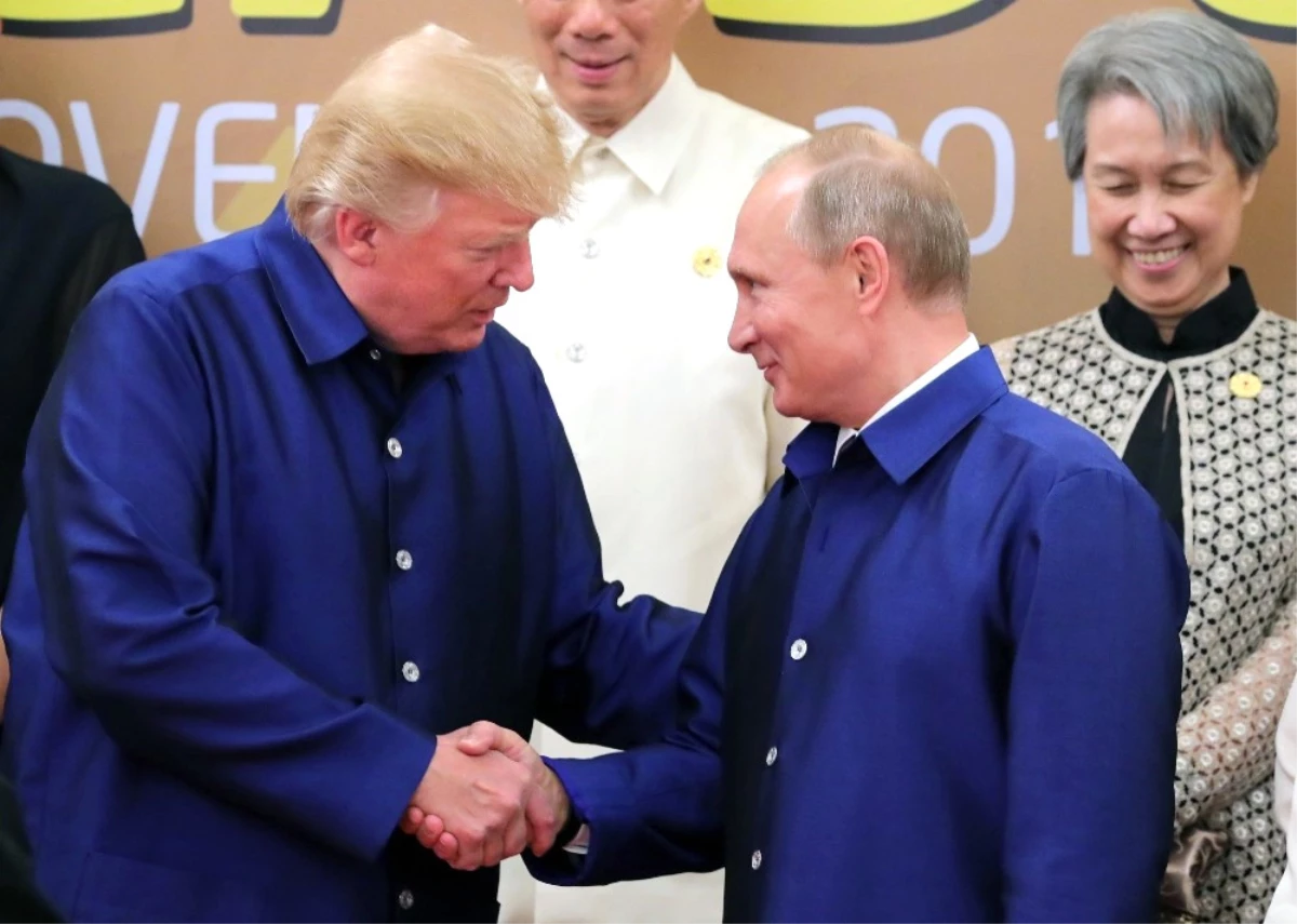 Trump ve Putin Vietnam\'da Tokalaştı
