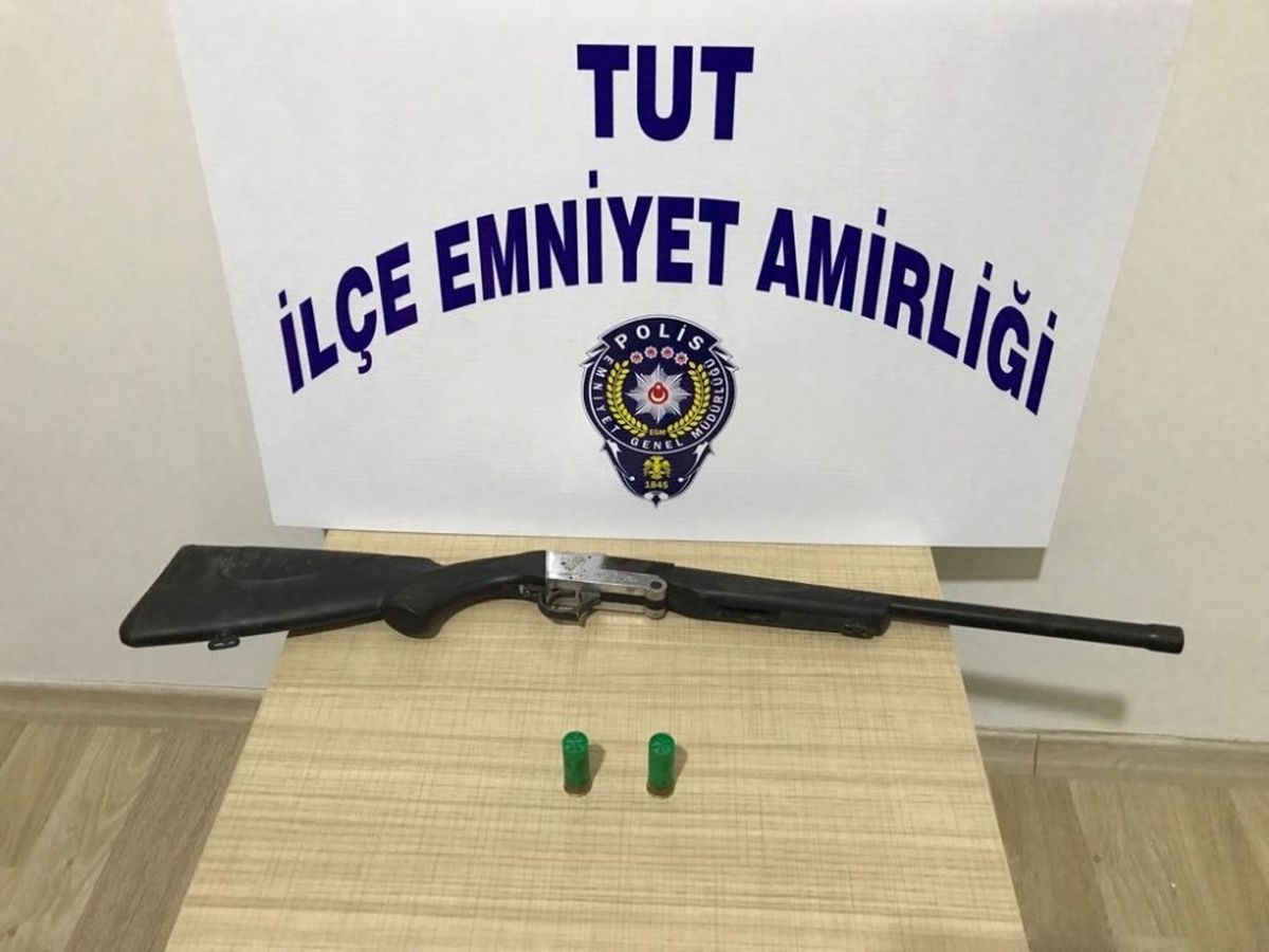 Tut\'da Durdurulan Otomobilde Av Tüfeği Ele Geçirildi