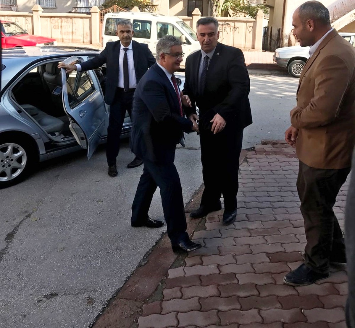 Vali Pekmez Hayvancılık Çalışmaları Hakkında Bilgiler Aldı