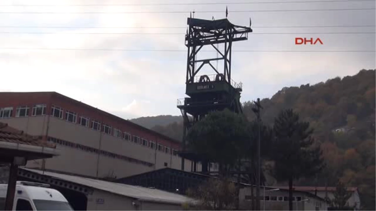 Zonguldak Maden İşçileri Atatürk\'ü Andı