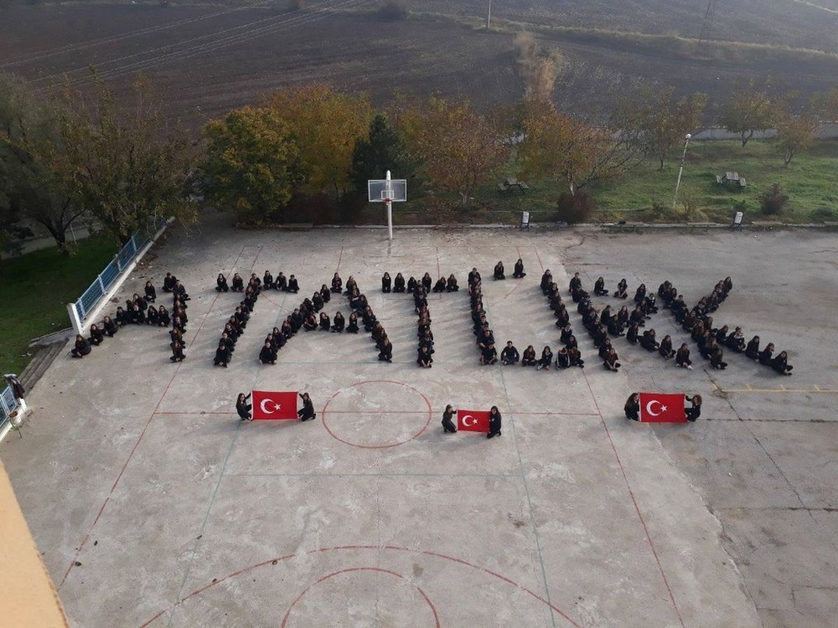 175 Öğrenci Bir Lider Adı "Atatürk"