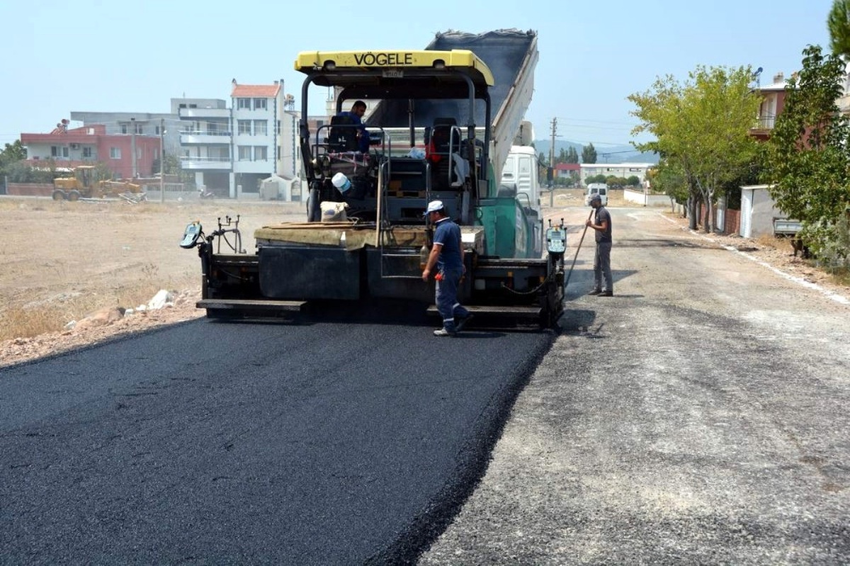 Aliağa Belediyesinden Helvacı Mahallesine 23 Bin Ton Asfalt