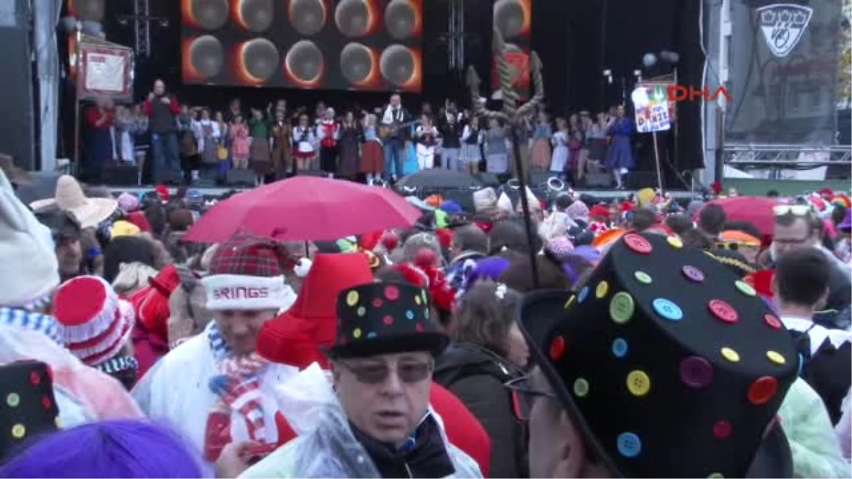 Almanya\'da Karnaval Sezonu Başladı