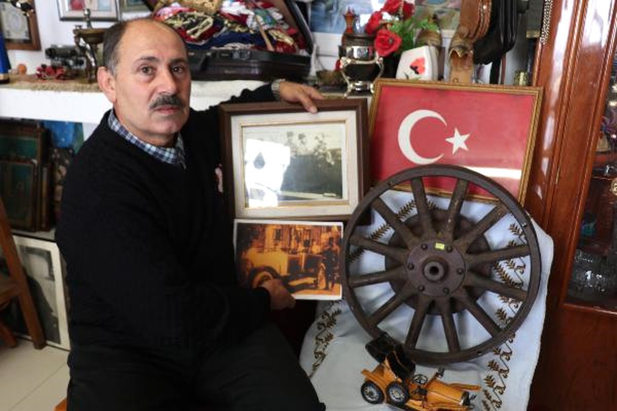 Atatürk\'ün Kullandığını Öne Sürdüğü Otomobilinin Tekerleğini 15 Yıldır Saklıyor