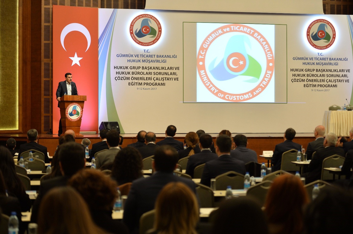 Bakan Tüfenkci, Çalıştayda Avukatlarla Buluştu