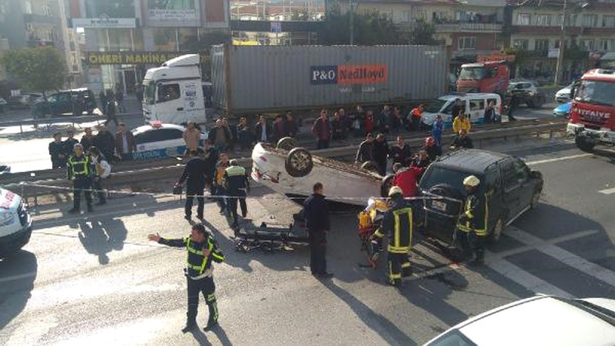 Cip ile Çarpışan Otomobil Takla Attı: 3 Yaralı