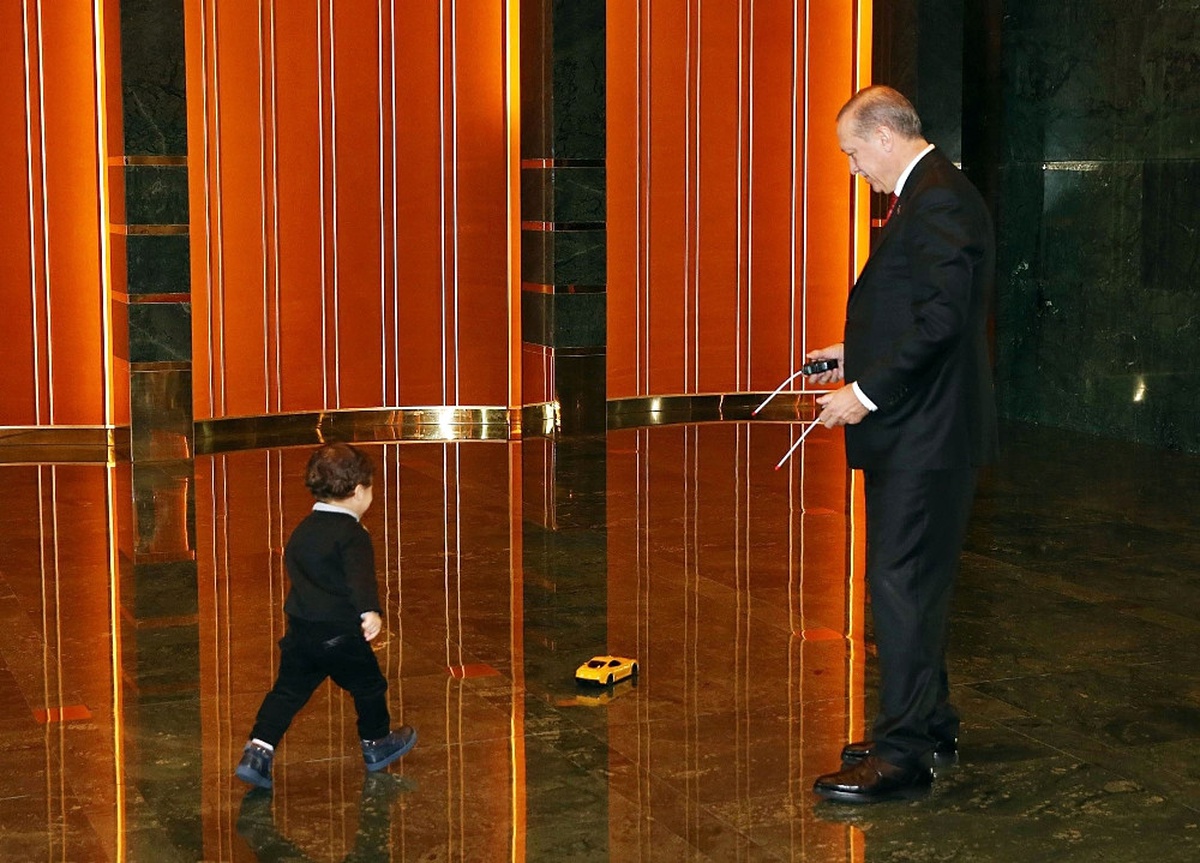 Cumhurbaşkanı Erdoğan, Torunuyla Fotoğrafını Paylaştı