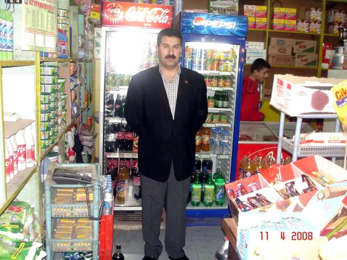 Diyarbakır\'da Pompalı Tüfekli Saldırı: Muhtar Yaralandı, Arkadaşı Öldü