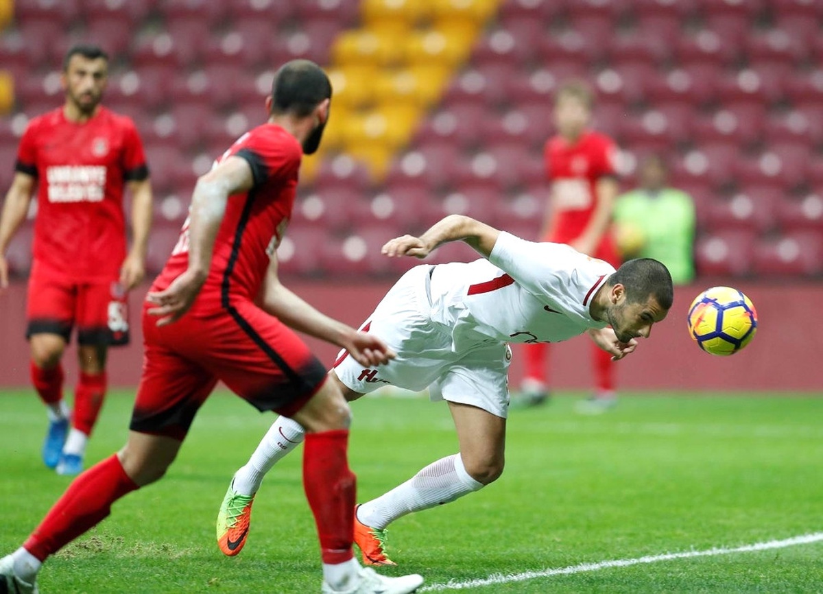 Galatasaray Ümraniyespor\'u 3-2 Mağlup Etti