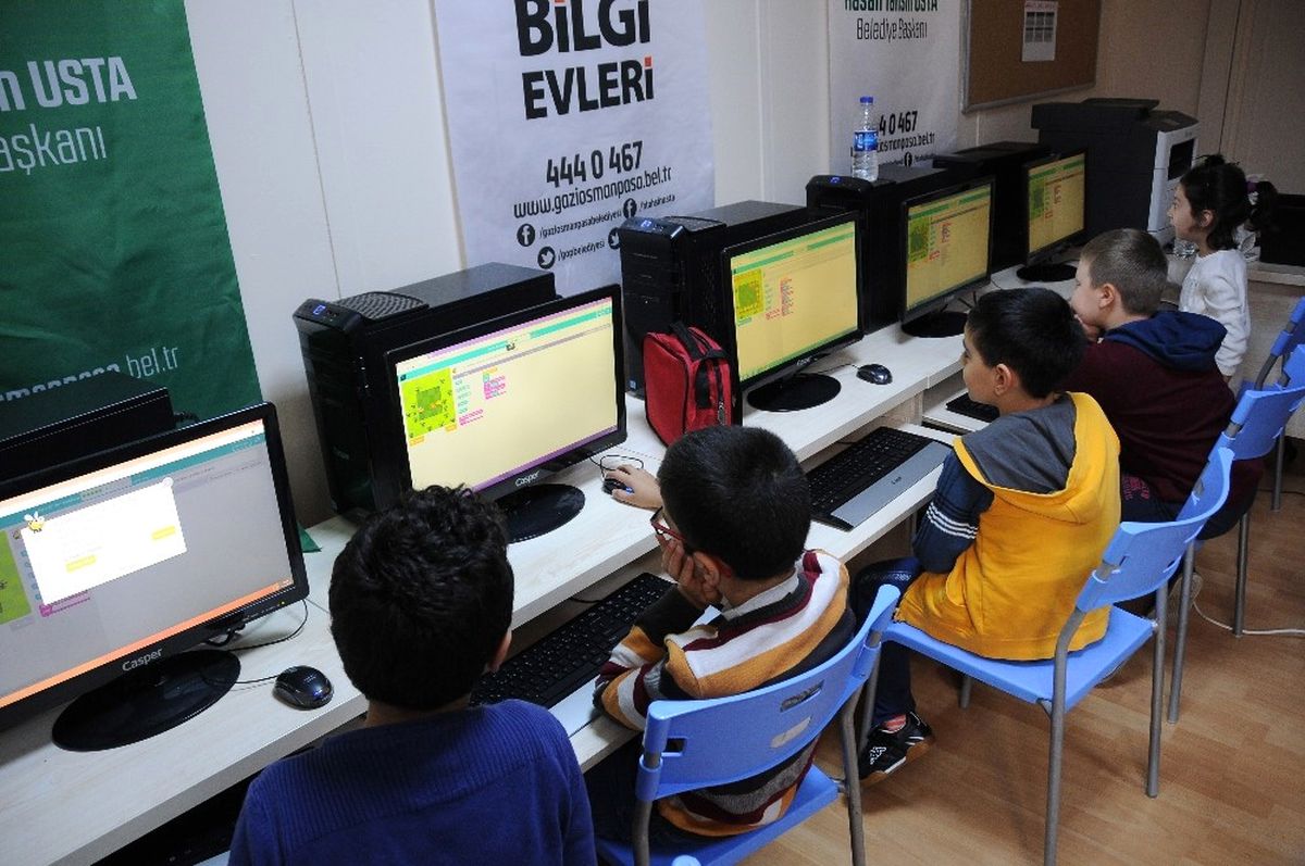 Gaziosmanpaşa\'da 2 Bin Öğrenciye Yazılım ve Kodlama Eğitimi