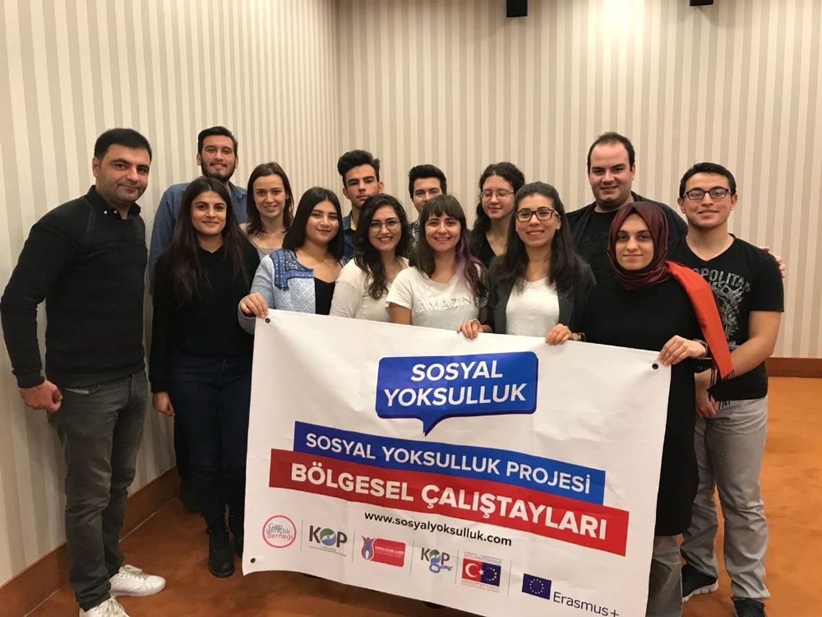 Gençler Dijital Ortamda Milyonların İçinde; Ama Gerçekte Yalnız
