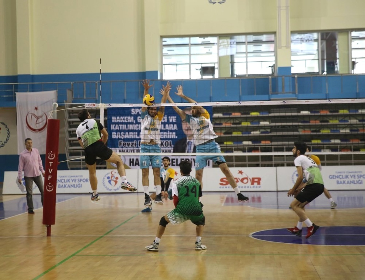 Haliliye Voleybol Takımı, Genç Kafkars\'ı 3-0 Mağlup Etti