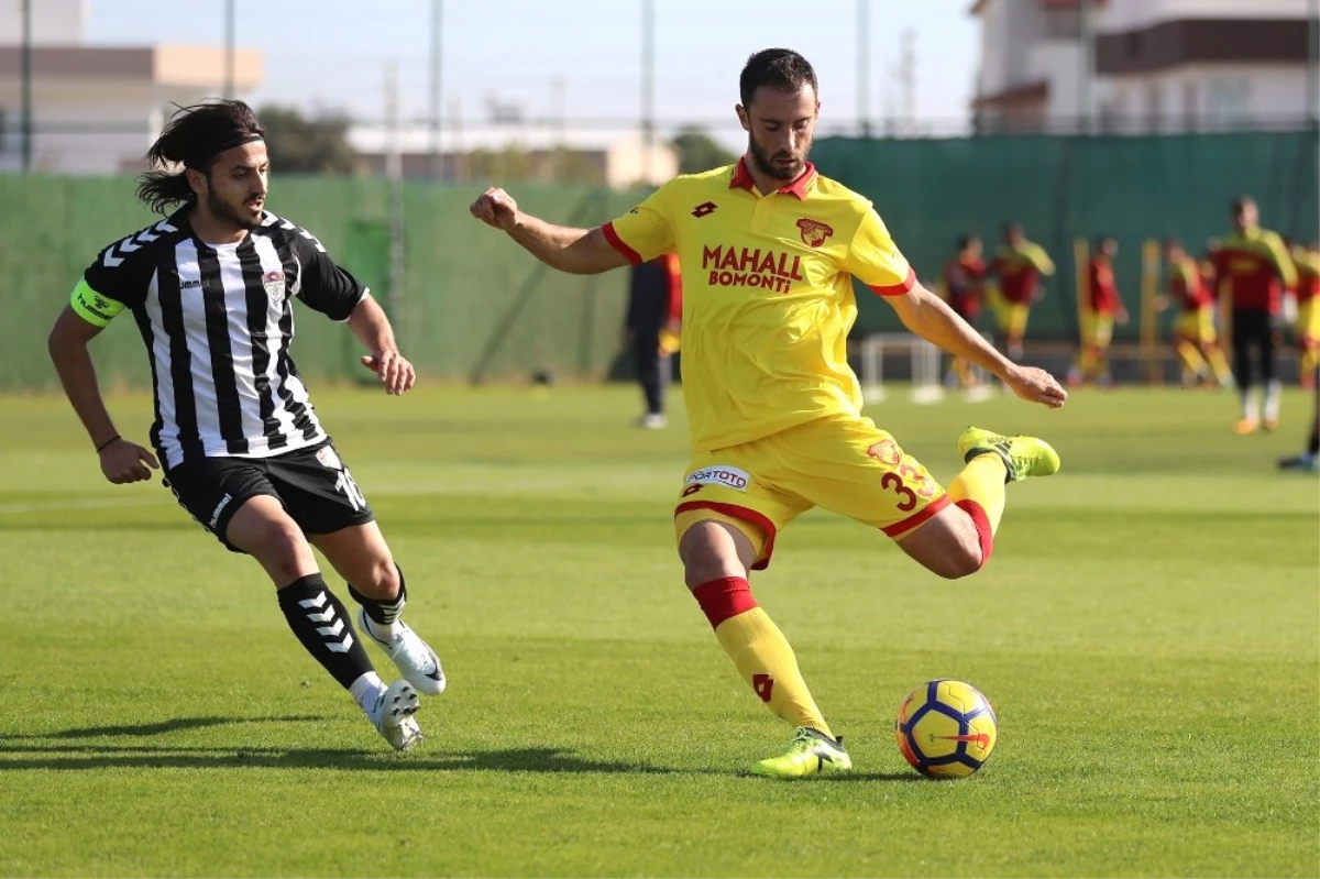 Hazırlık Maçında Göztepe, Manisaspor\'u 2-0 Yendi