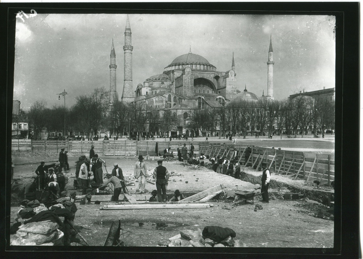 İstanbul Araştırmaları Enstitüsü, İstanbul\'da Bizans\'ı Keşfediyor