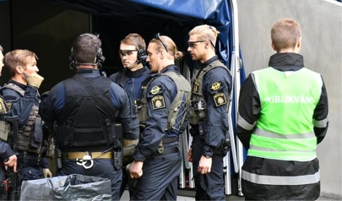 İsveç\'te İzinsiz Gösteriye Polis Müdahalesi: 16 Gözaltı