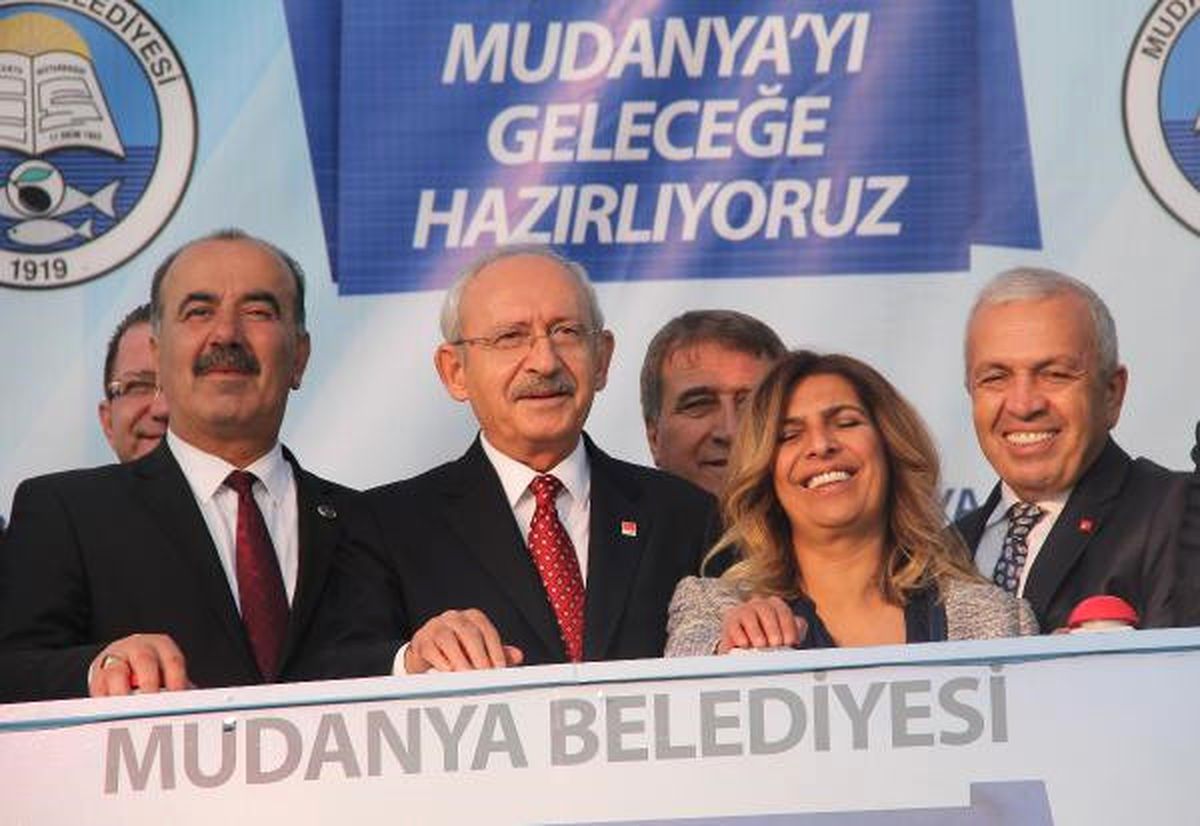 Kılıçdaroğlu, Bursa\'da Şehit Ailesini Ziyaret Etti (4)