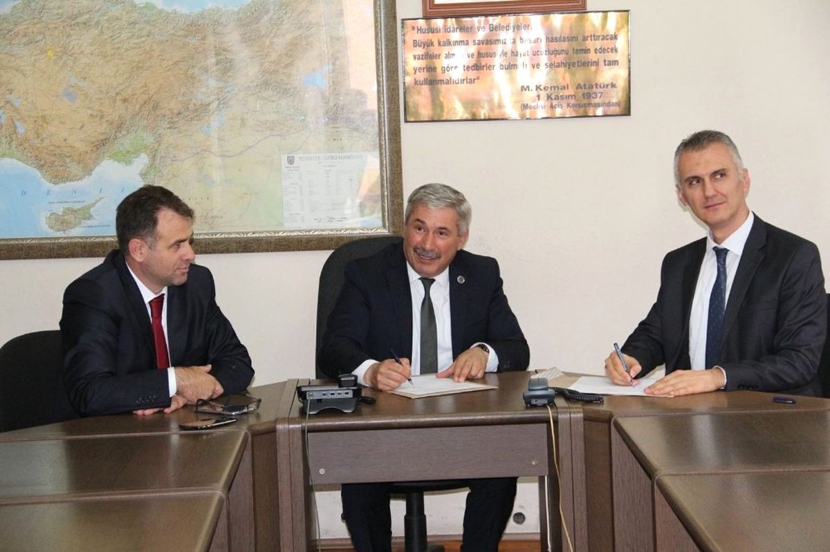Kozlu Beldiyesi ve Akmercan Doğalgaz Firması Arasında Protokol İmzalandı