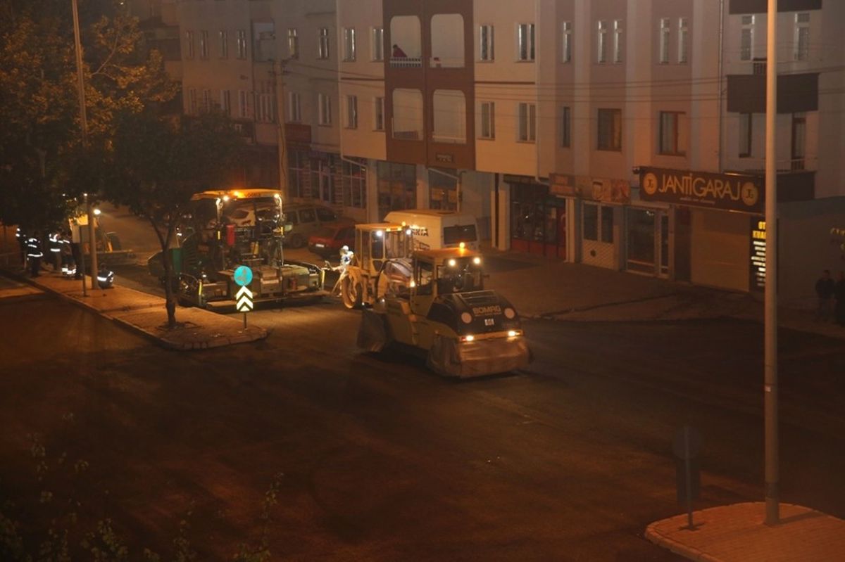 Küçükmustafa Mahallesi\'nde Asfaltlama Çalışması