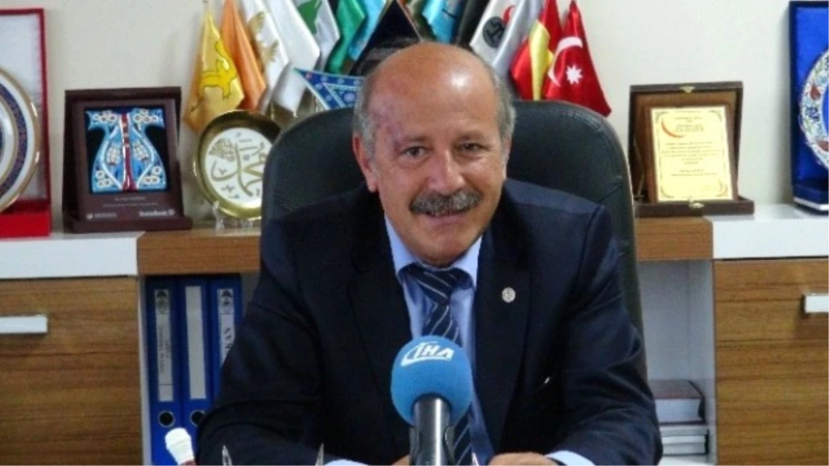 MHP\'li Belediye Başkanı ve Meclis Üyeleri Partilerinden İstifa Etti