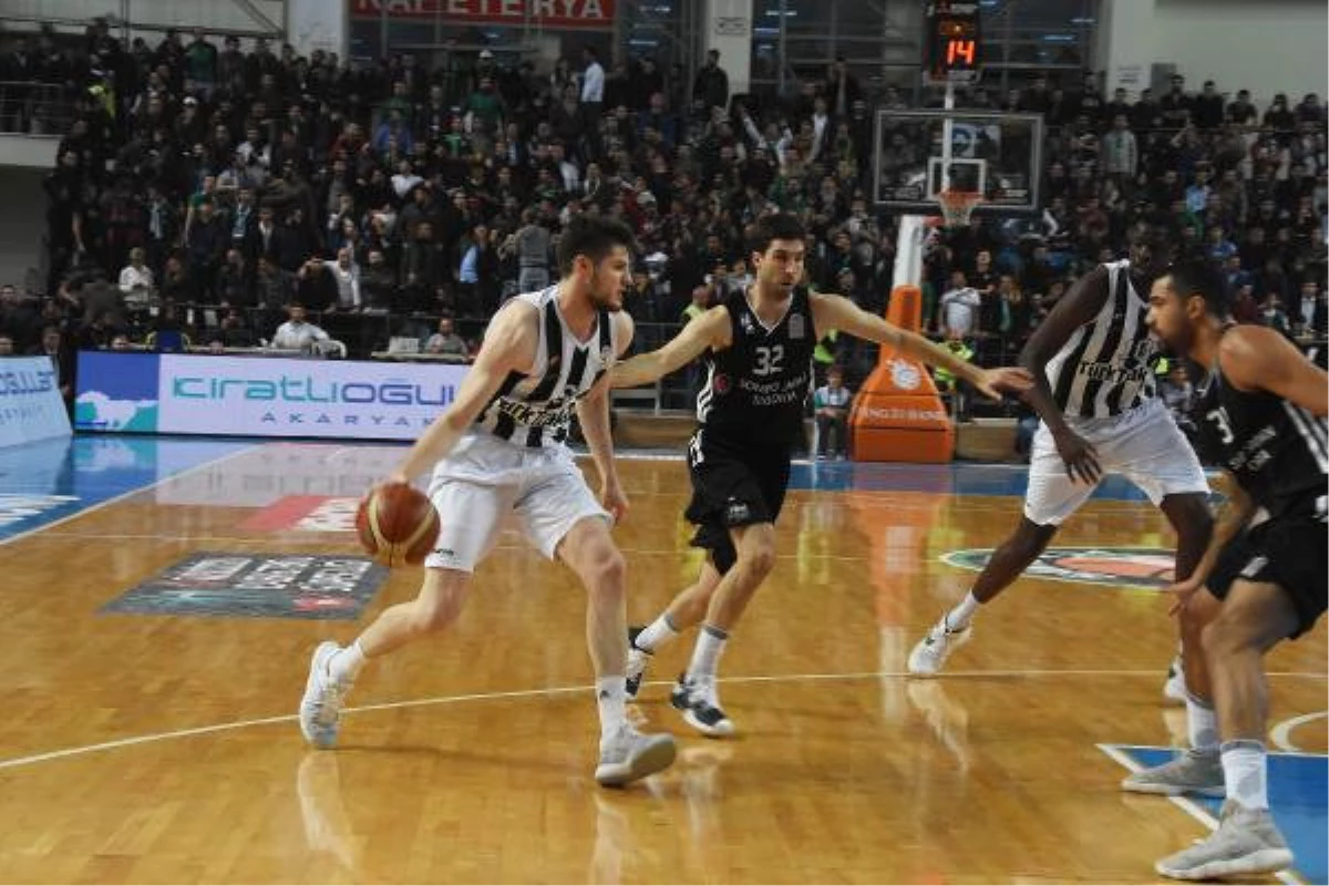 Sakarya Bşb Basketbol - Beşiktaş Sompo Japan: 69-75