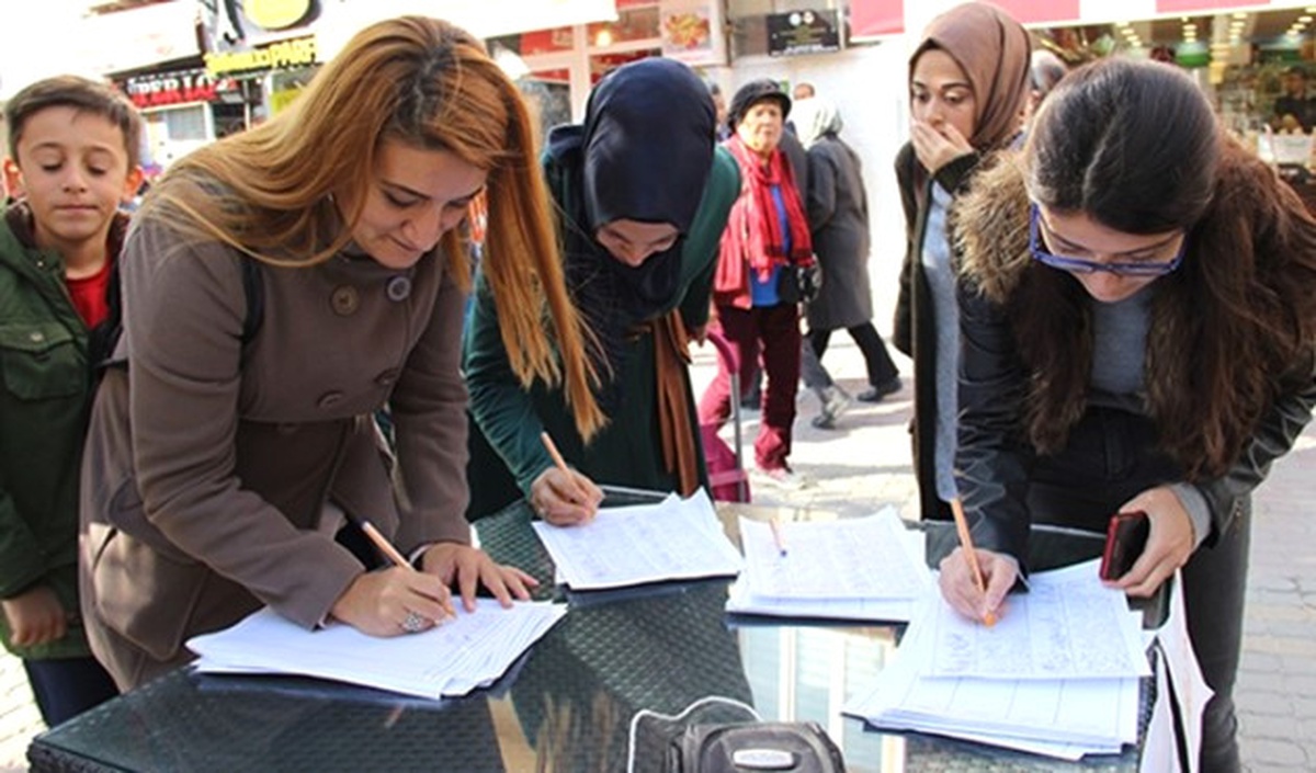 Yerli Otomobil İçin İmza Topluyorlar