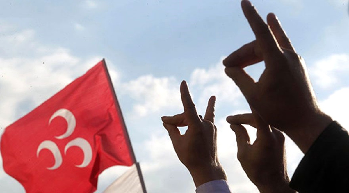 Yozgat\'ta 300 Kişi MHP\'ye Üye Olup, Ülkücü Yemini Etti