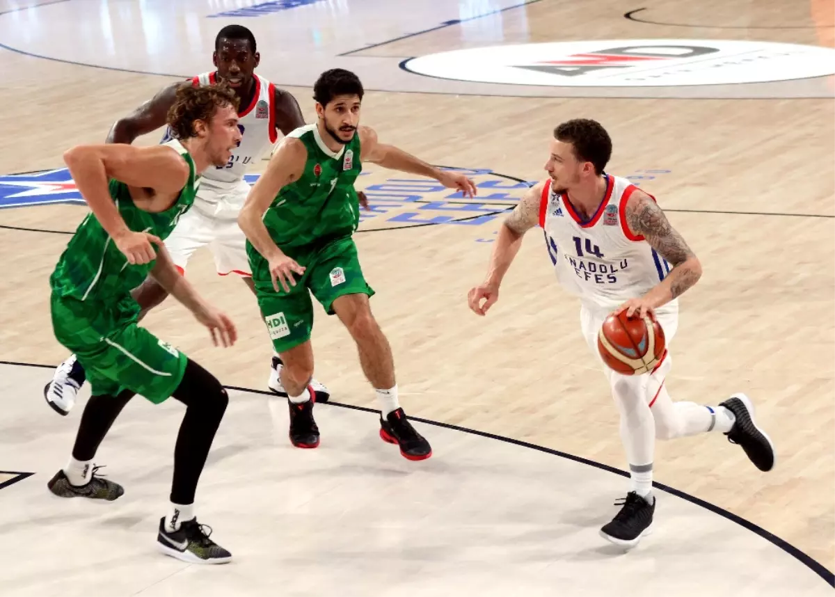 Anadolu Efes Zorlandı