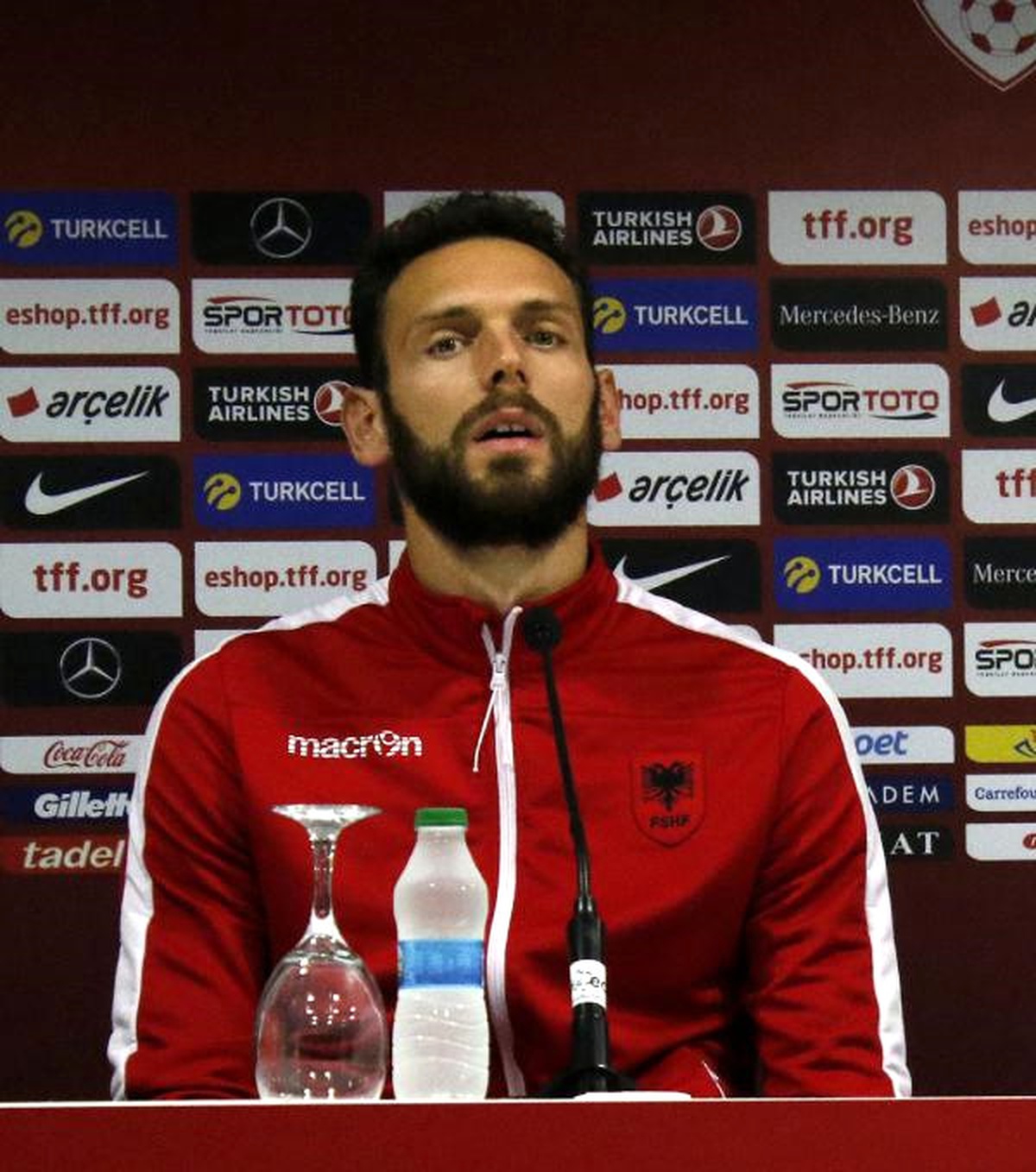 Arnavutluk Kalecisi Berisha: "Türk Futbolcudan Korkum Yok"