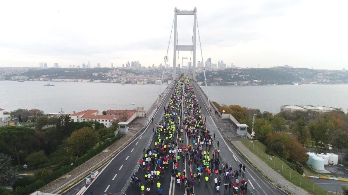 Başkan Karaosmanoğlu, Vodafone 39. İstanbul Maratonu\'na Katıldı