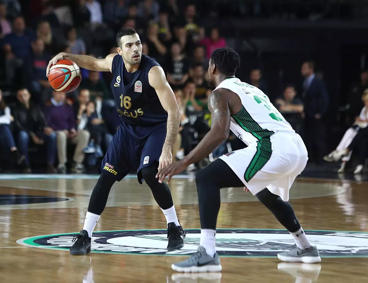 Gergin Geçen Maçta Darüşşafaka, Fenerbahçe Doğuş\'u 84-78 Yendi