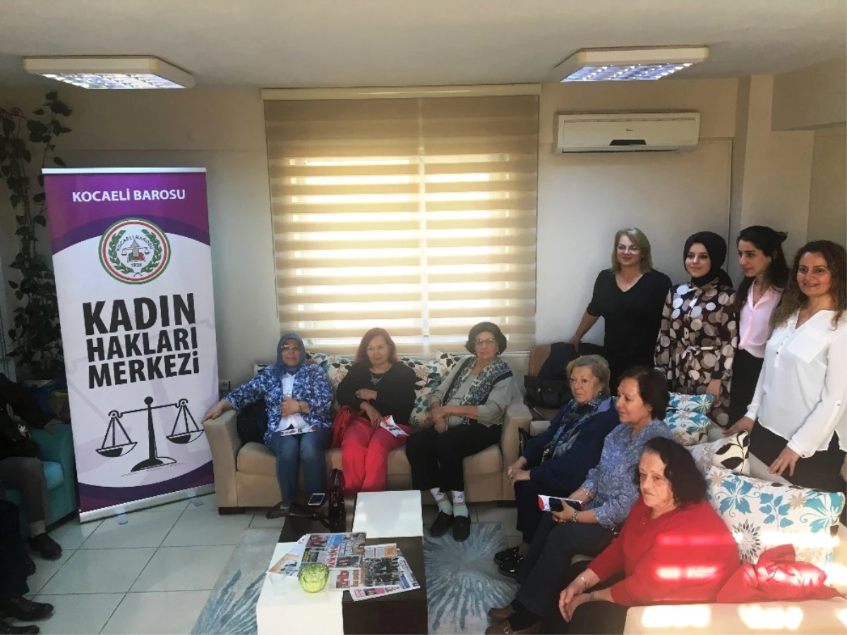 İzmit Belediyesi ile Kocaeli Barosu Kadınlara Haklarını Anlatılıyor