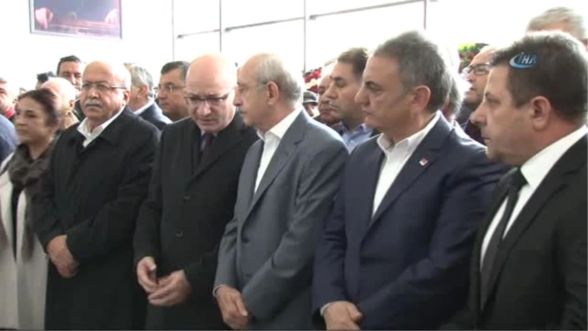 Kılıçdaroğlu, CHP Milletvekili İlhan Cihaner\'in Ağabeyinin Cenazesine Katıldı