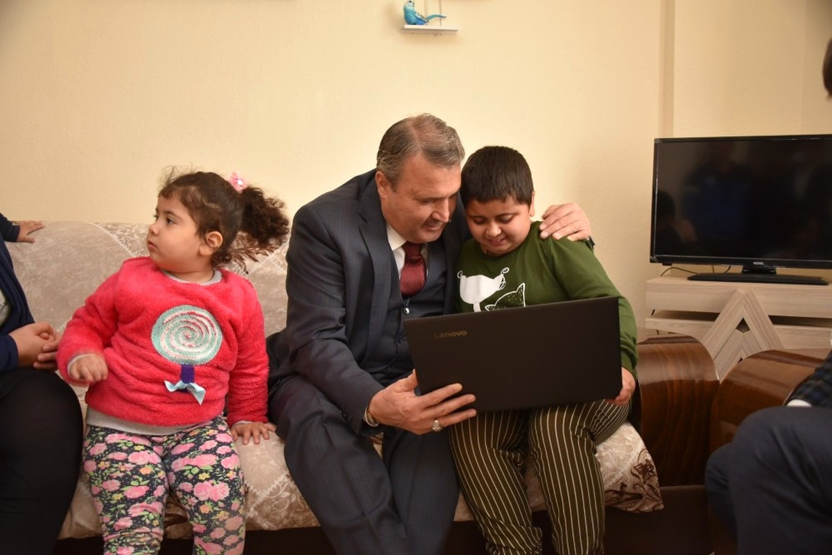 Minik Sıla\'nın Yüzü Aylar Sonra İlk Kez Güldü