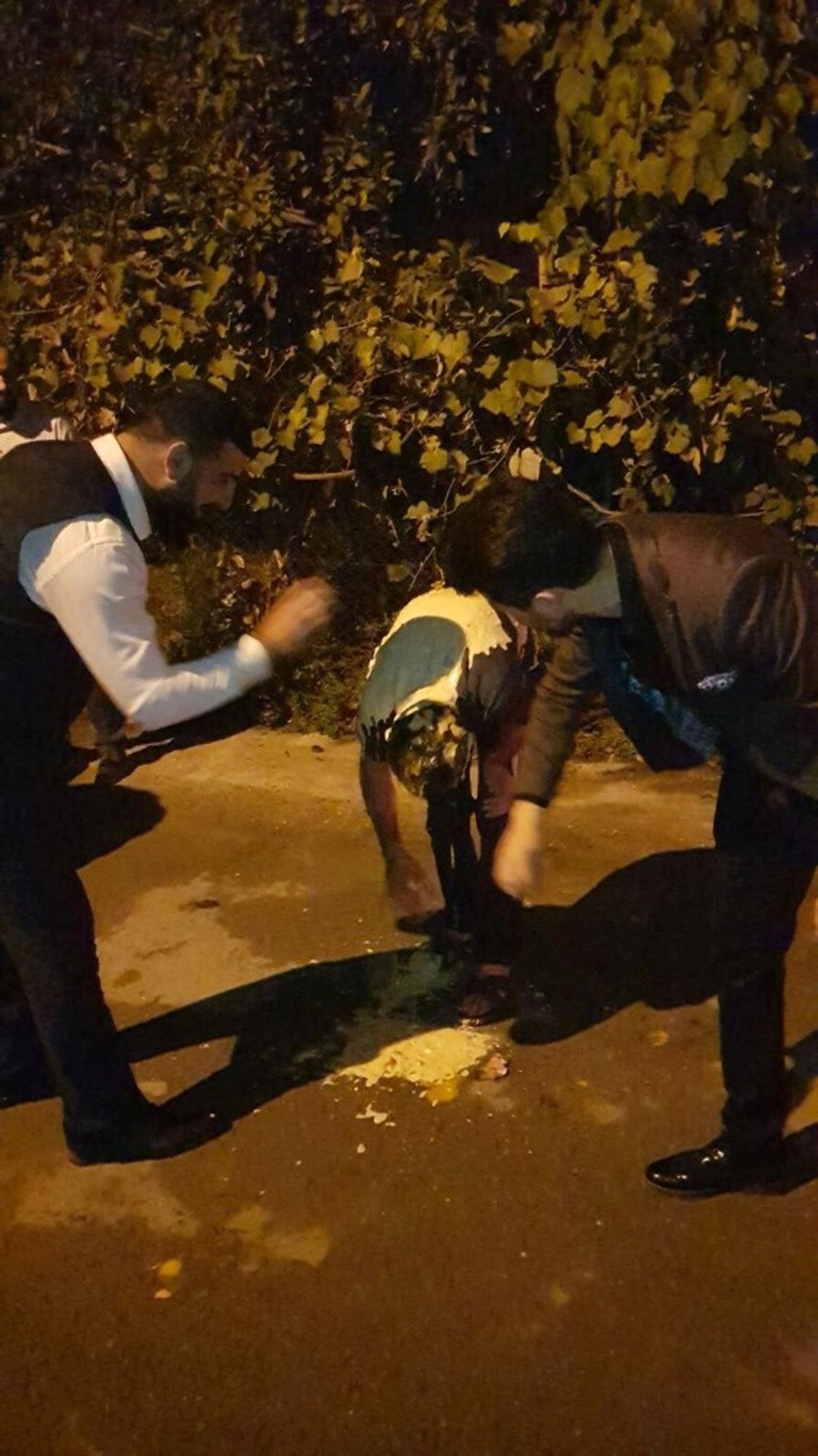 Damada Dökülen Yağ, Un, Sirke İlginç Görüntüler Oluşturdu
