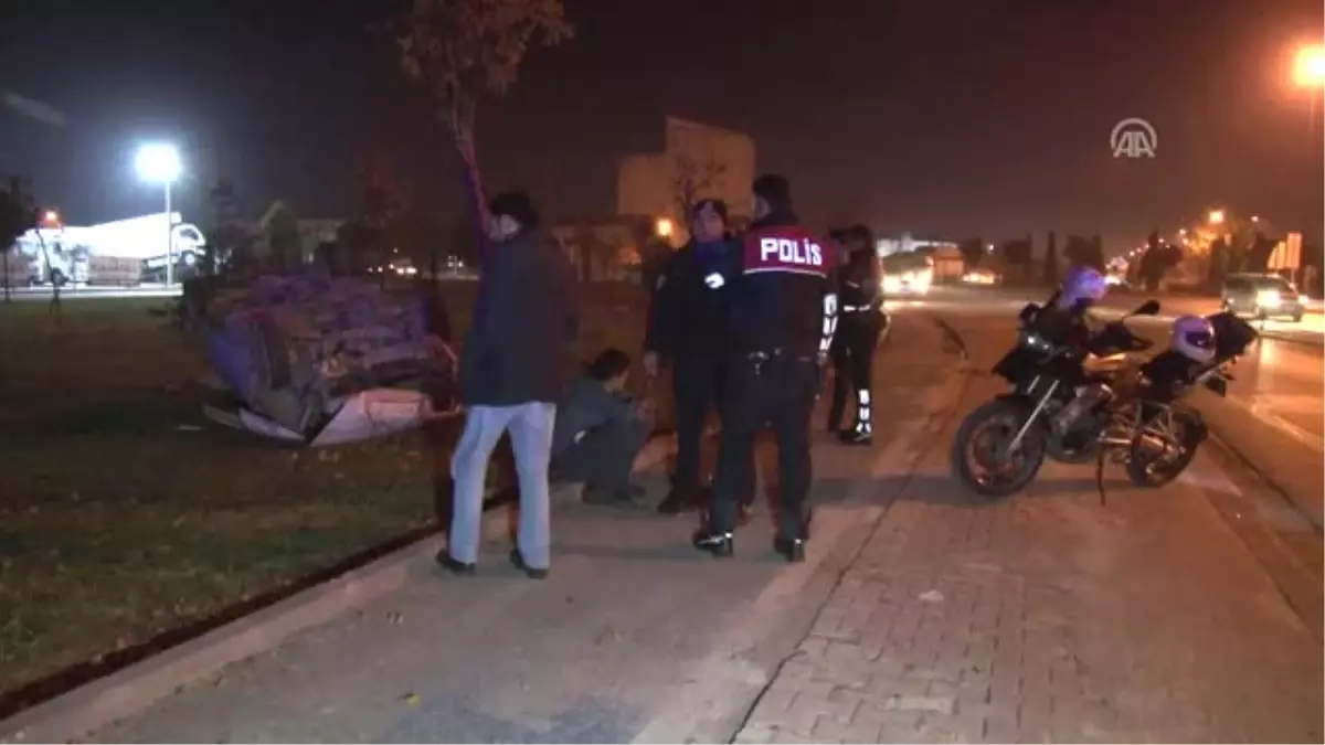 Polisin "Dur" İhtarına Uymayan Otomobil Devrildi: 2 Yaralı