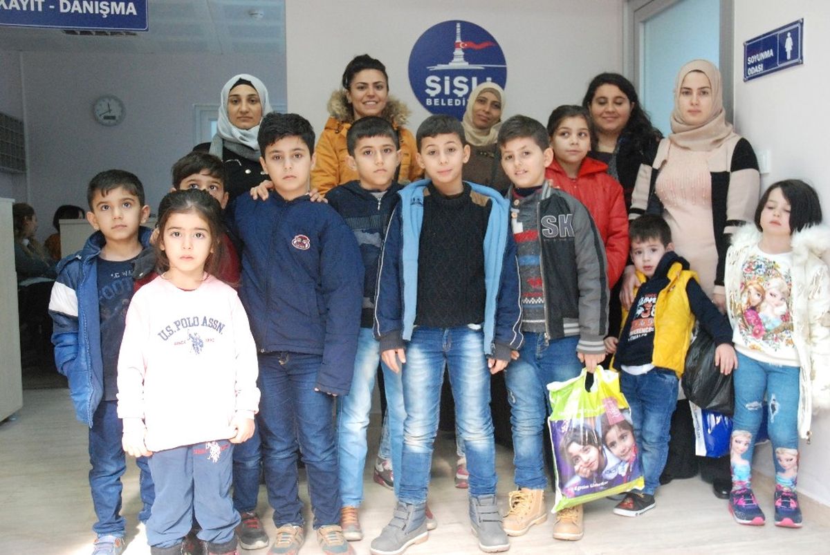 Suriyeli Çocuklar Yüzme Öğreniyor