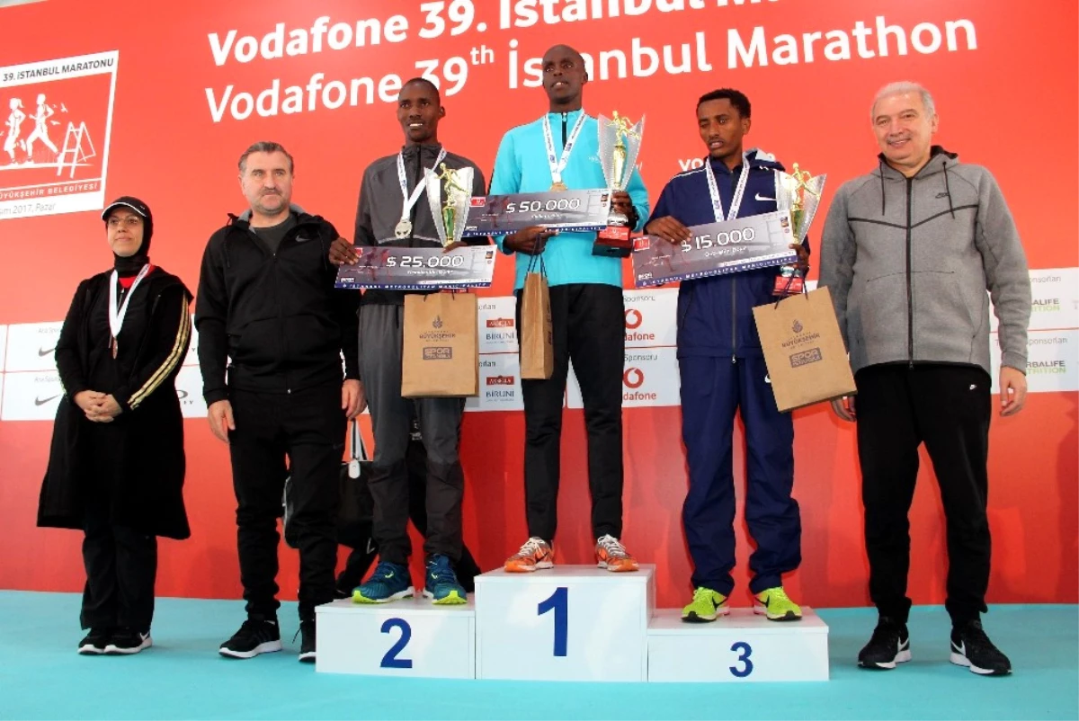 Vodafone 39. İstanbul Maratonu\'nda Ödüller Sahiplerini Buldu