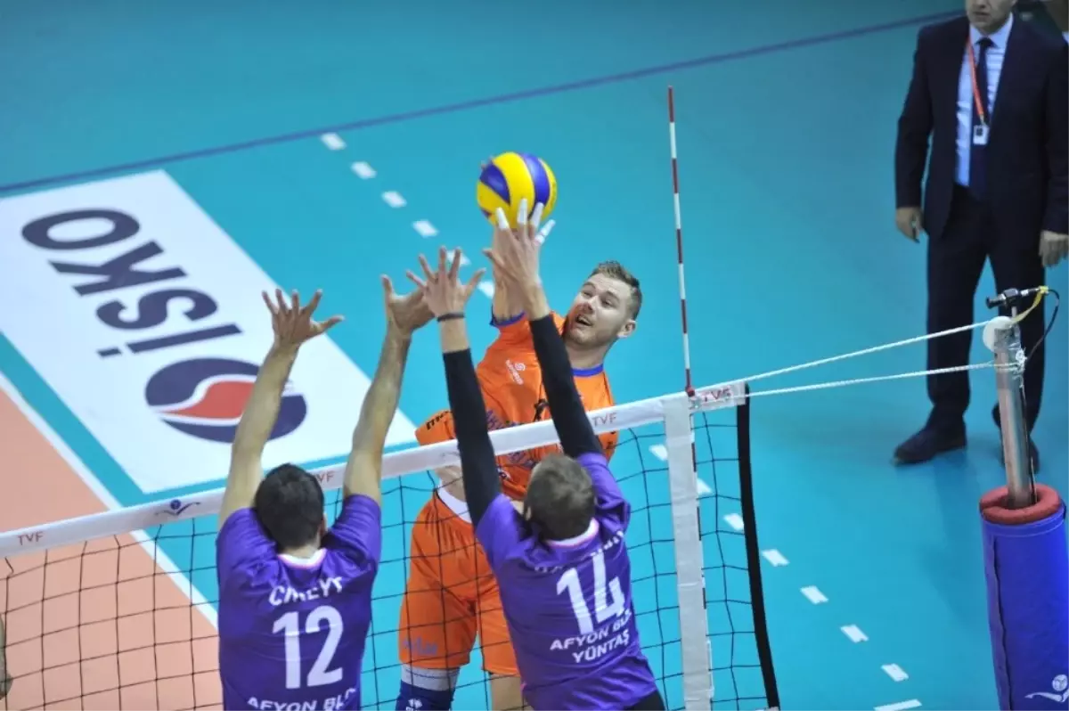 Voleybol Efeler Ligi: İnegöl Belediyespor: 3 - Afyon Belediye Yüntaş: 1