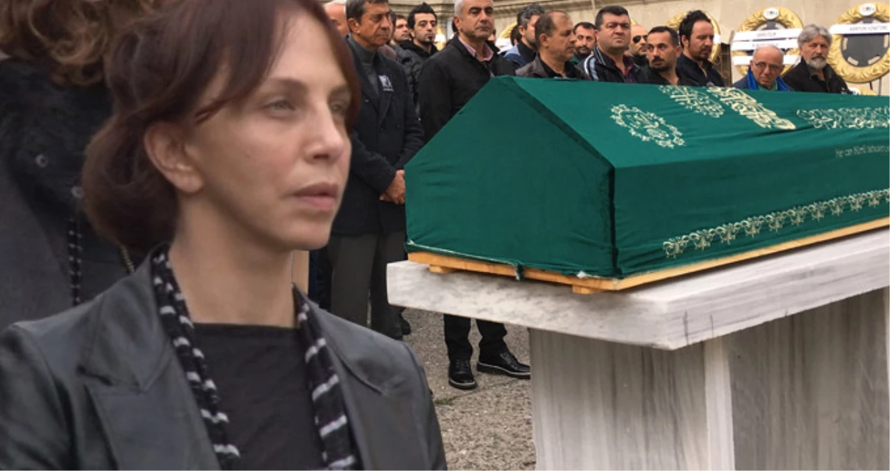 Sertab Erener, "Ses Tellerimin Sahibi" Dediği Babasını Toprağa Verdi