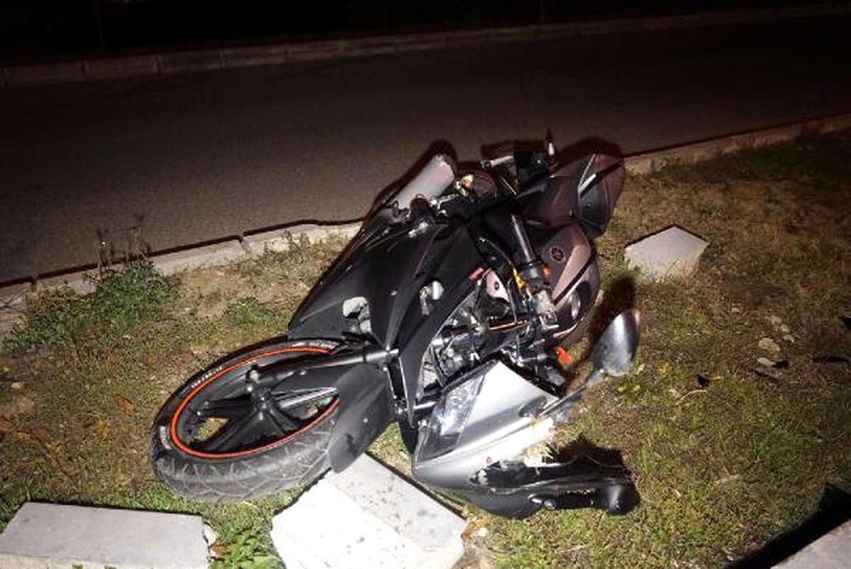 Bolu\'da Refüje Çarpıp Devrilen Motosikletin Sürücüsü Yaralandı