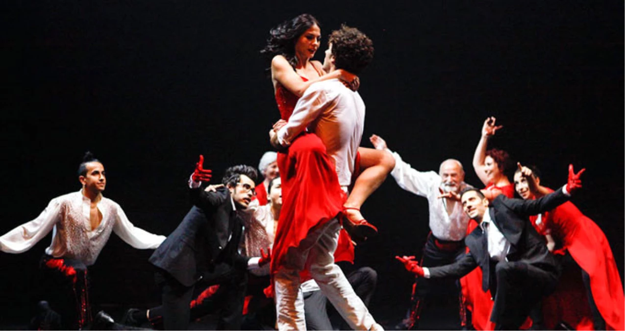 Demet Özdemir\'in Yeni Filmi İçin Yaptığı Ateşli Dans, Ortalığı Kasıp Kavurdu