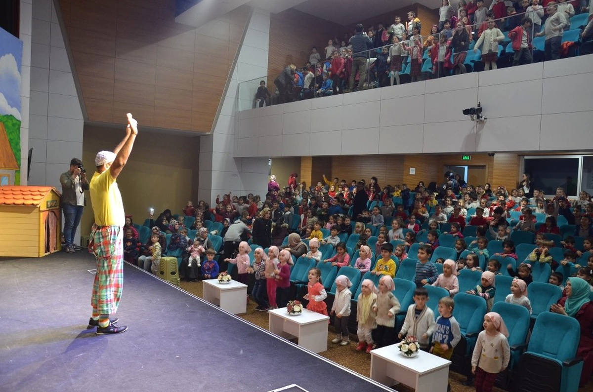 Doğal Beslenmenin Faydaları Çocuk Oyununda Anlatıldı