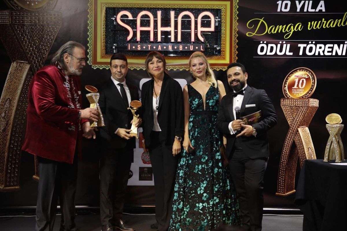 Dr. Aydoğan Süer\'e "10 Yıla Damgasını Vuranlar" Ödülü