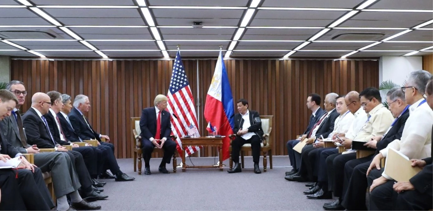 Duterte, Asean Zirvesi\'nde Trump ile Görüştü