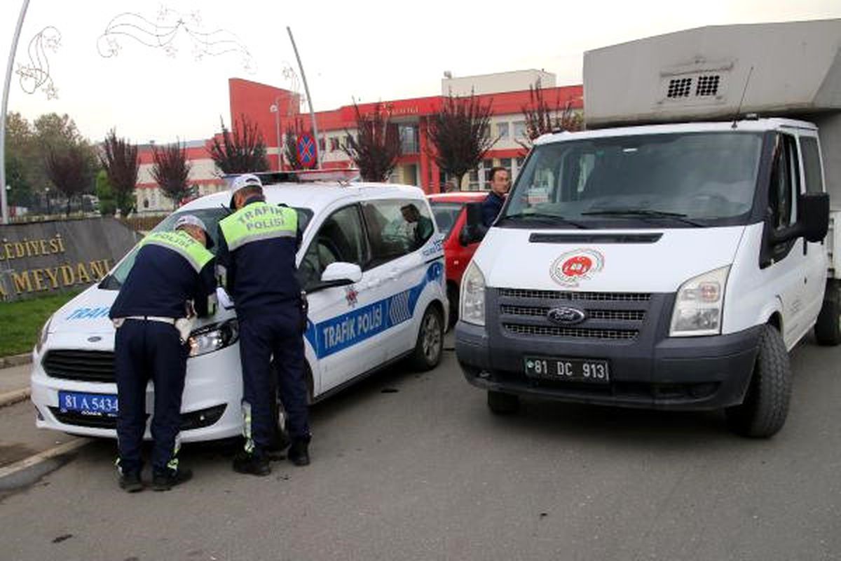 Düzce Polisi, Resmi Araçları Denetlendi