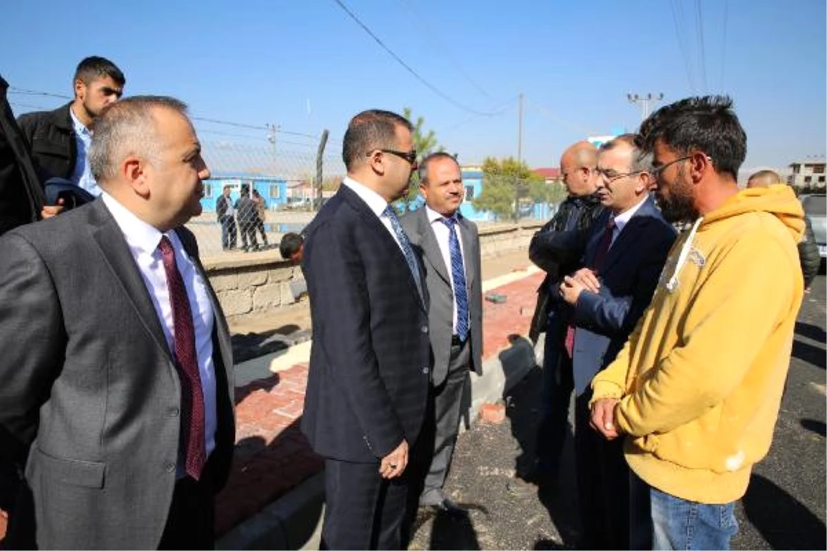 Erciş Kaymakamı ve Belediye Başkan Vekili Yaşar, Yol Çalışmalarını Denetledi