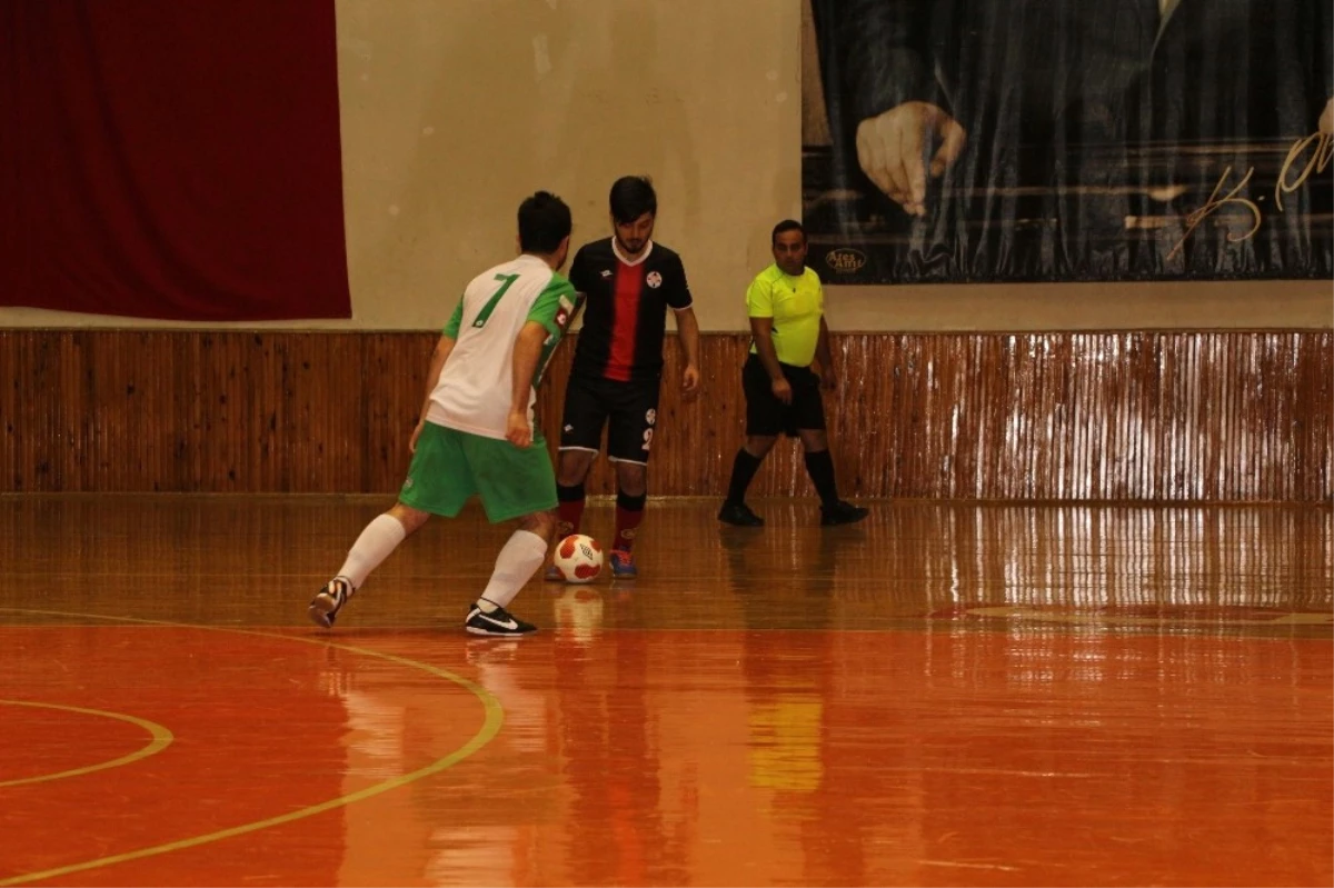 Görme Engelliler 2. Lig Futsal Maçları Kuşadası\'nda Yapıldı